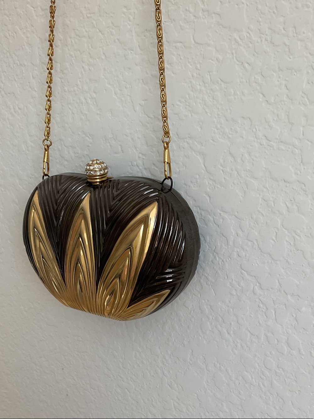 Gold and Black/Charcoal Gray Sculpted Leaf Crossbody Metal Clutch - Women Bags - Picture 3 of 15